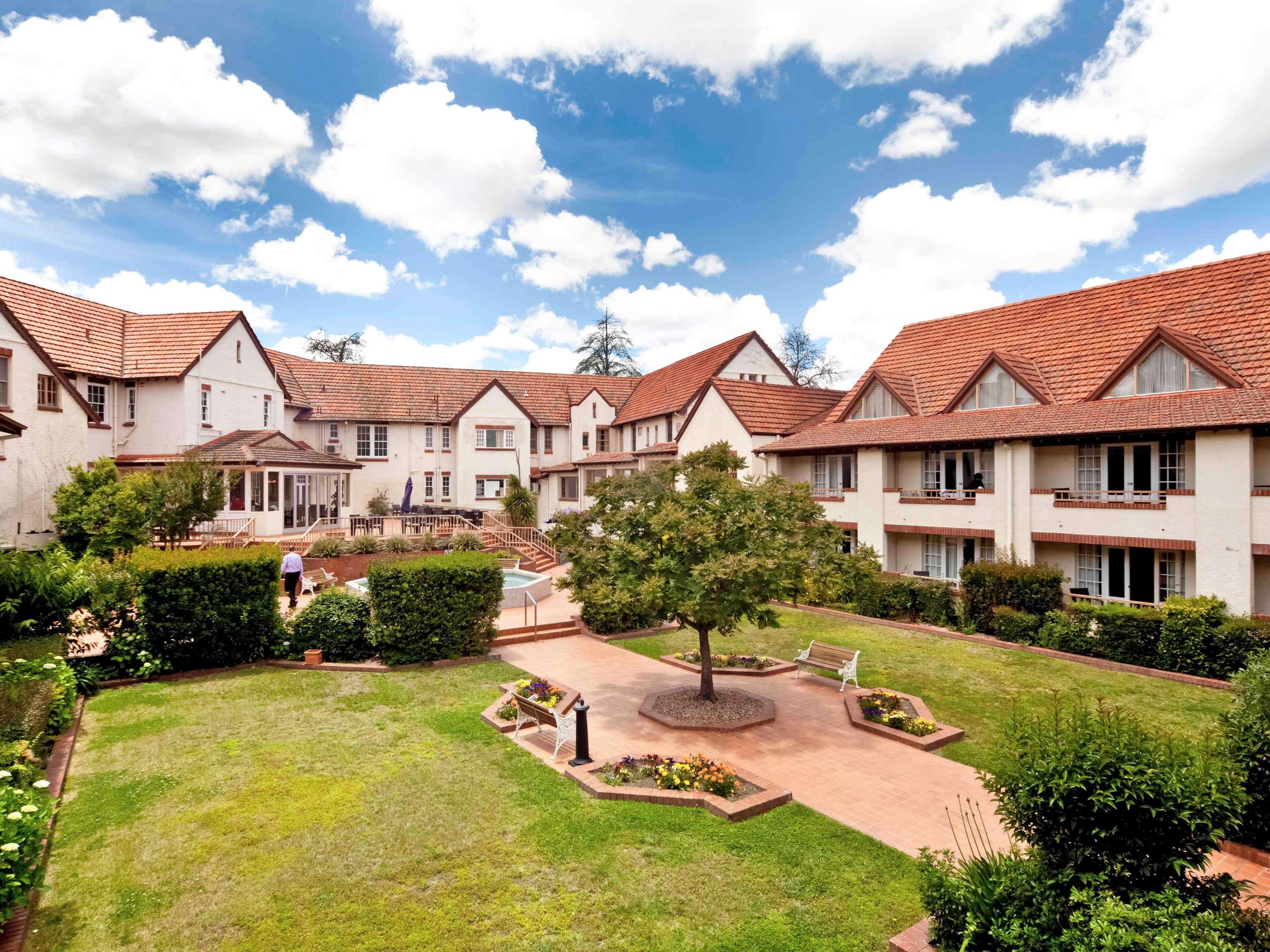 Mercure Canberra Exterior foto